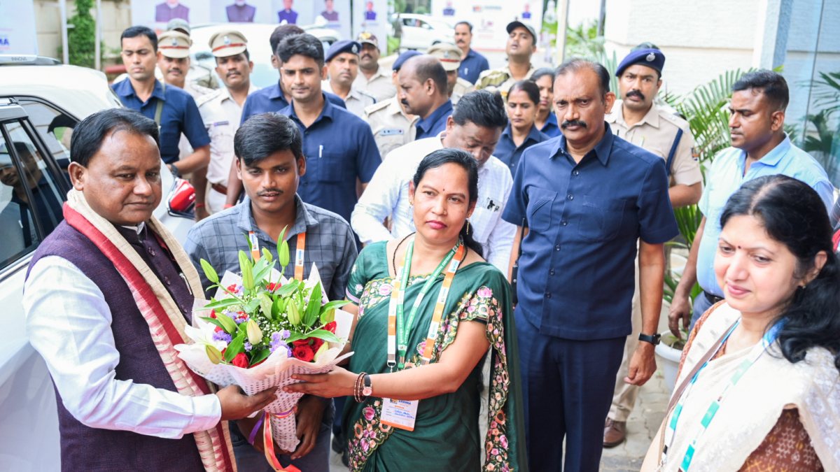 Odisha CM Majhi welcomed at National GARIMA Conclave 2026