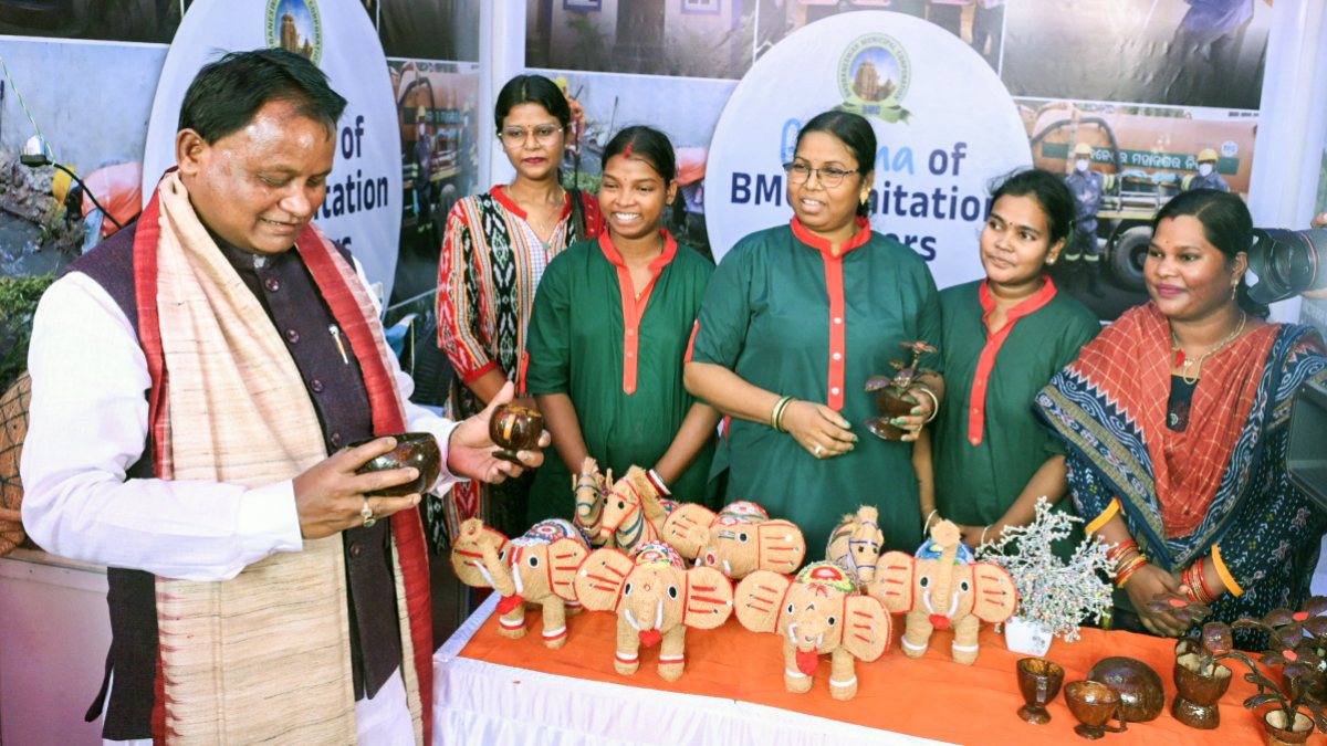 Odisha CM inspects national workshop on sanitation safety