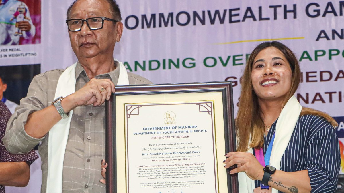 Manipur CM honours Commonwealth Games medallist Bindyarani Devi