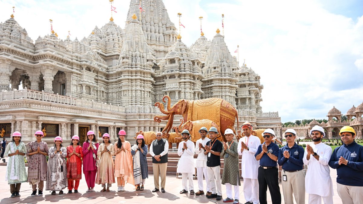Gujarat CM visits BAPS Akshardham temple in New Jersey