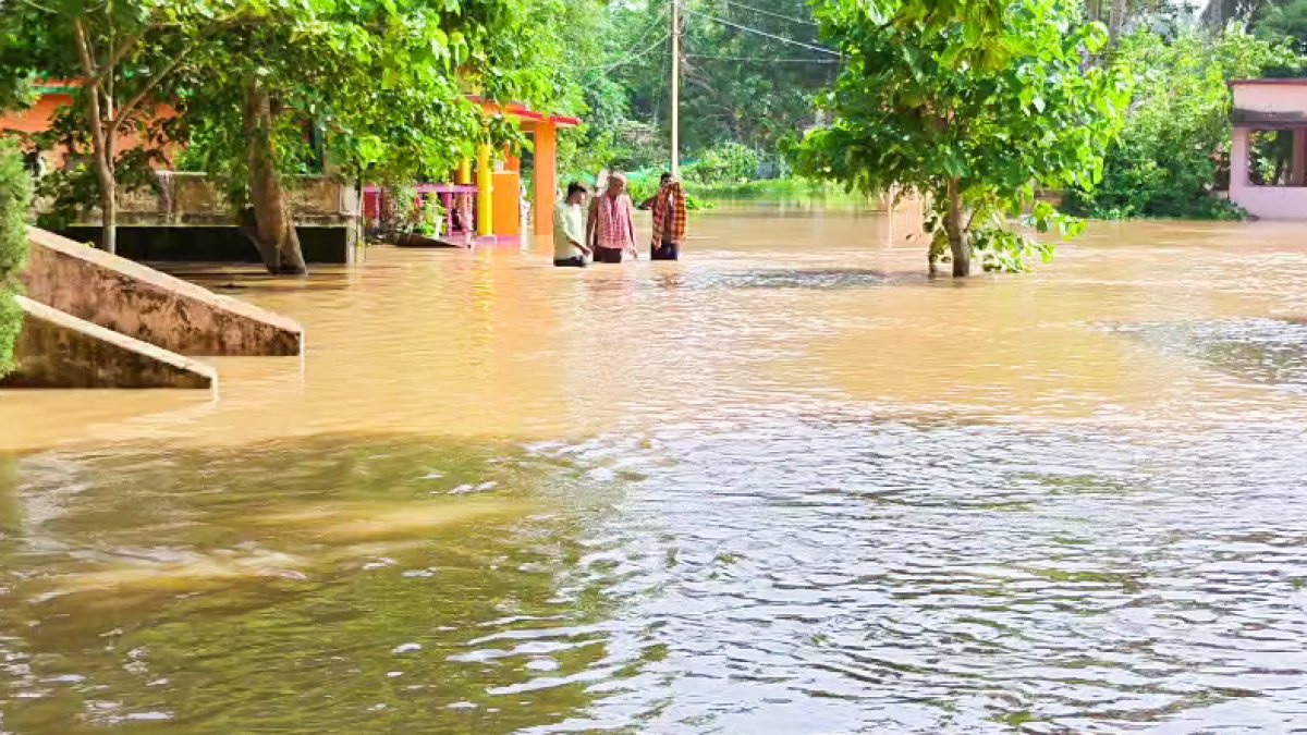 Odisha floods: Kendrapara residents wade through inundated streets