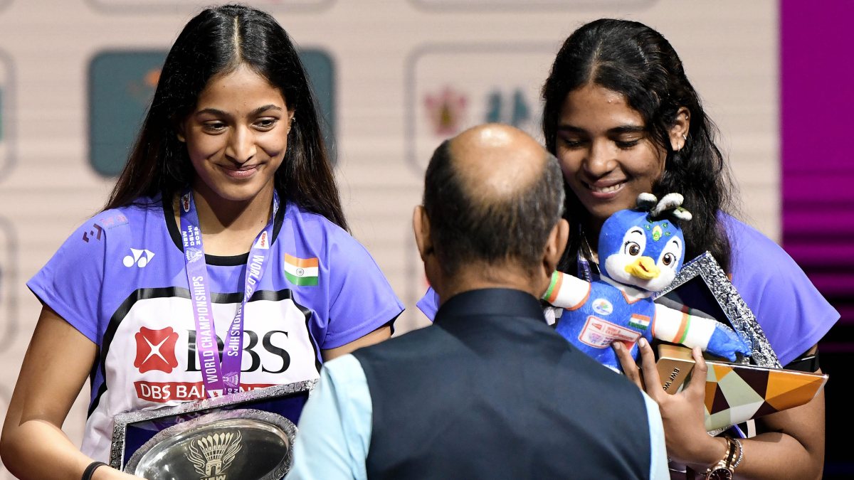 Indian shuttlers felicitated after World Championships bronze