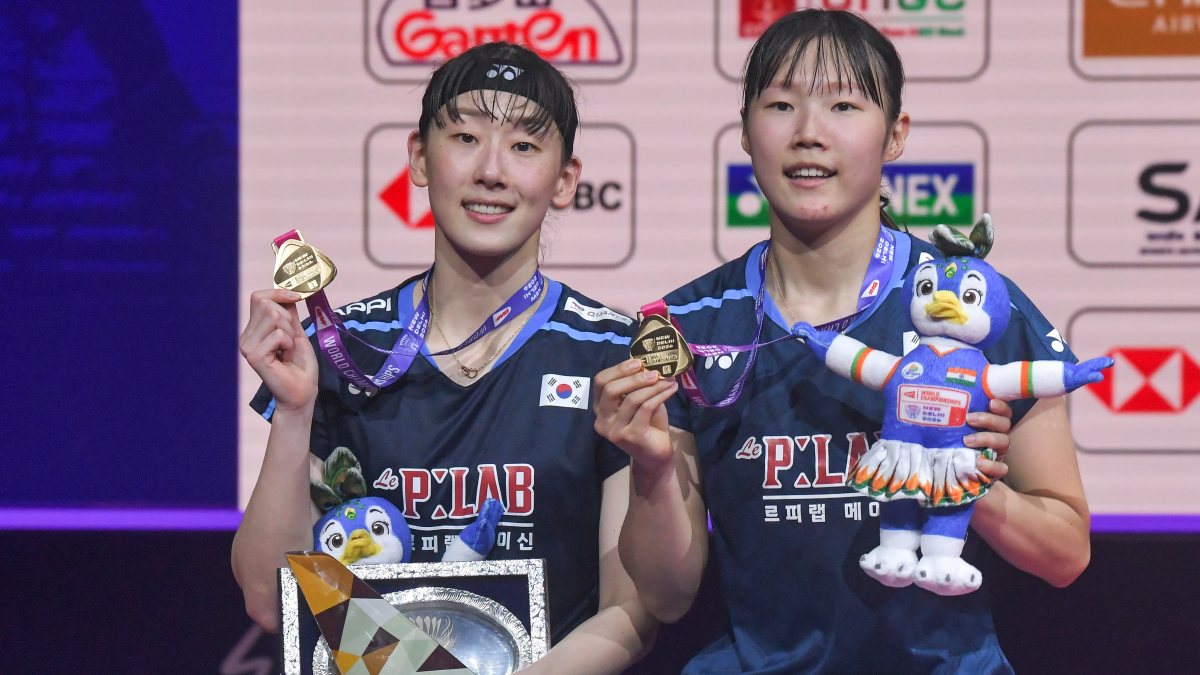 Korean duo wins women's doubles at BWF Worlds in New Delhi