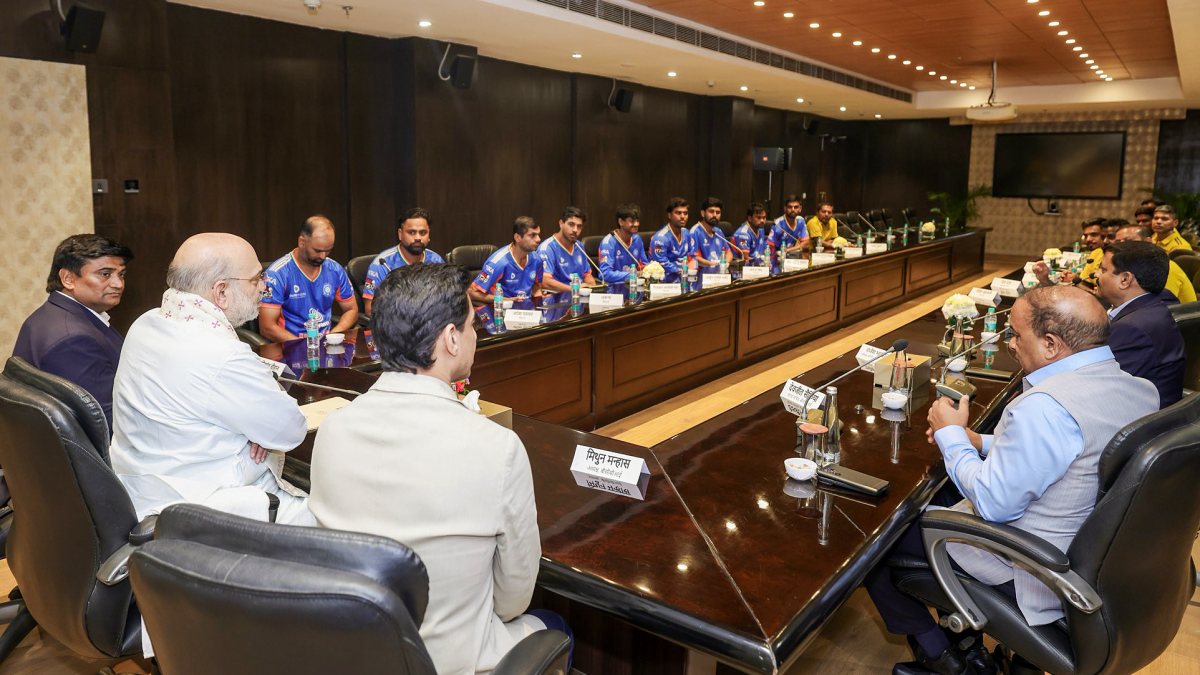 Home Minister Amit Shah meets victorious Divyang cricket team