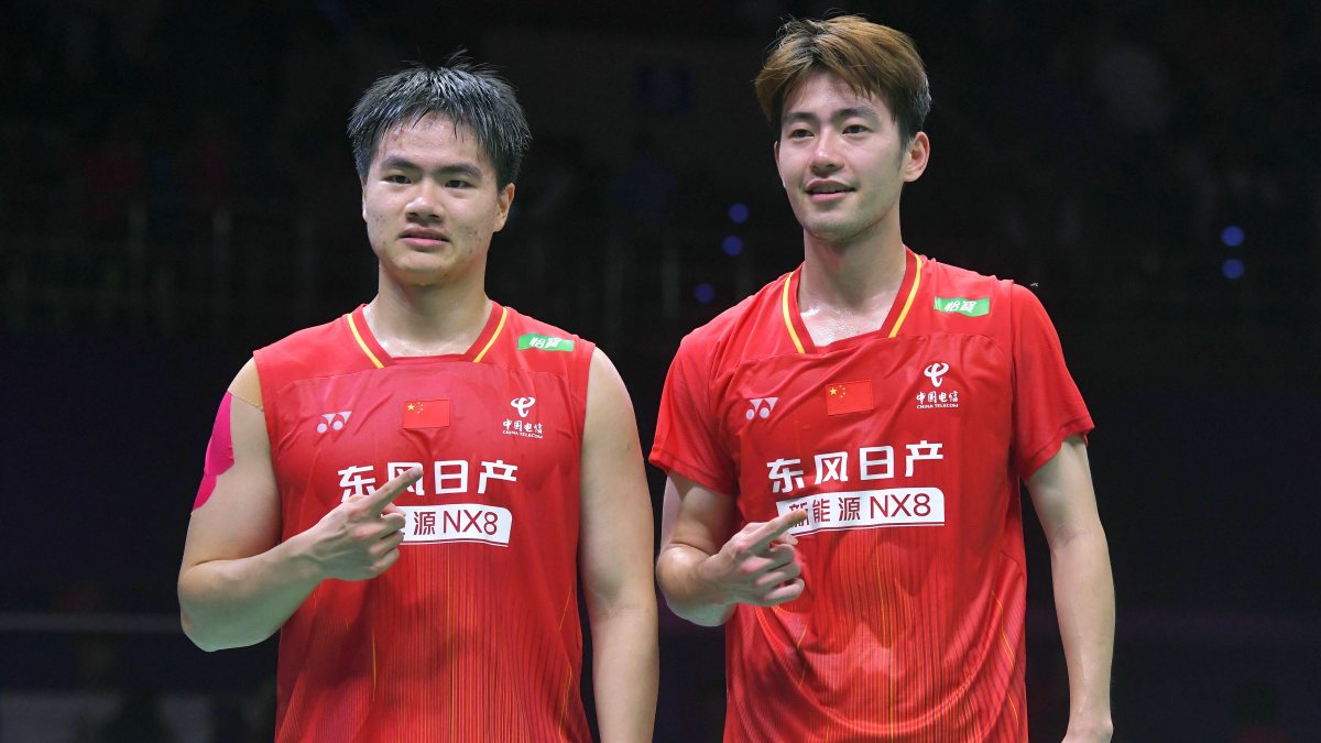 Chinese duo wins badminton men's doubles gold in New Delhi