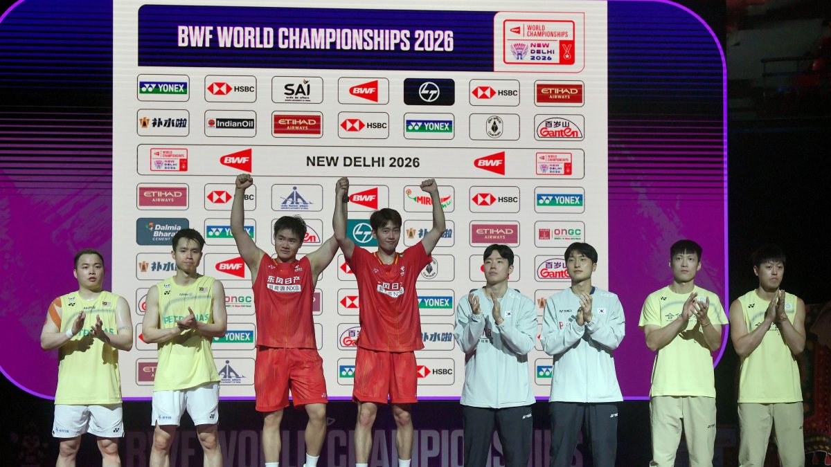 Chinese pair wins badminton worlds men's doubles gold