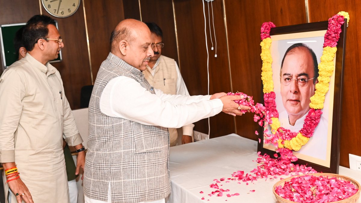 Delhi Speaker pays tribute to Arun Jaitley on death anniversary