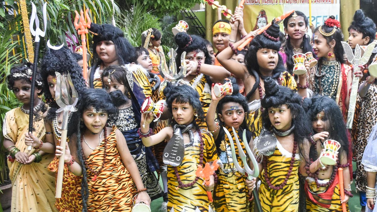School kids dress as Lord Shiva for Shravan contest in Patna