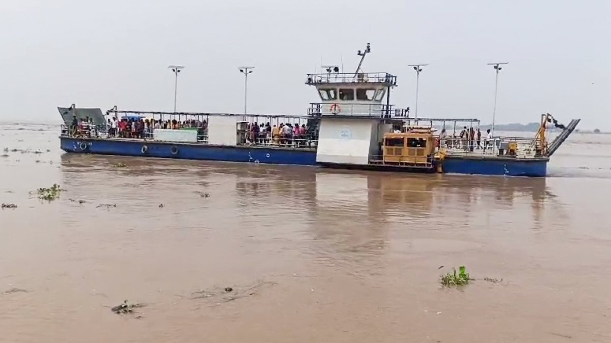 Ganga floodwaters submerge Bhagalpur villages, residents evacuate