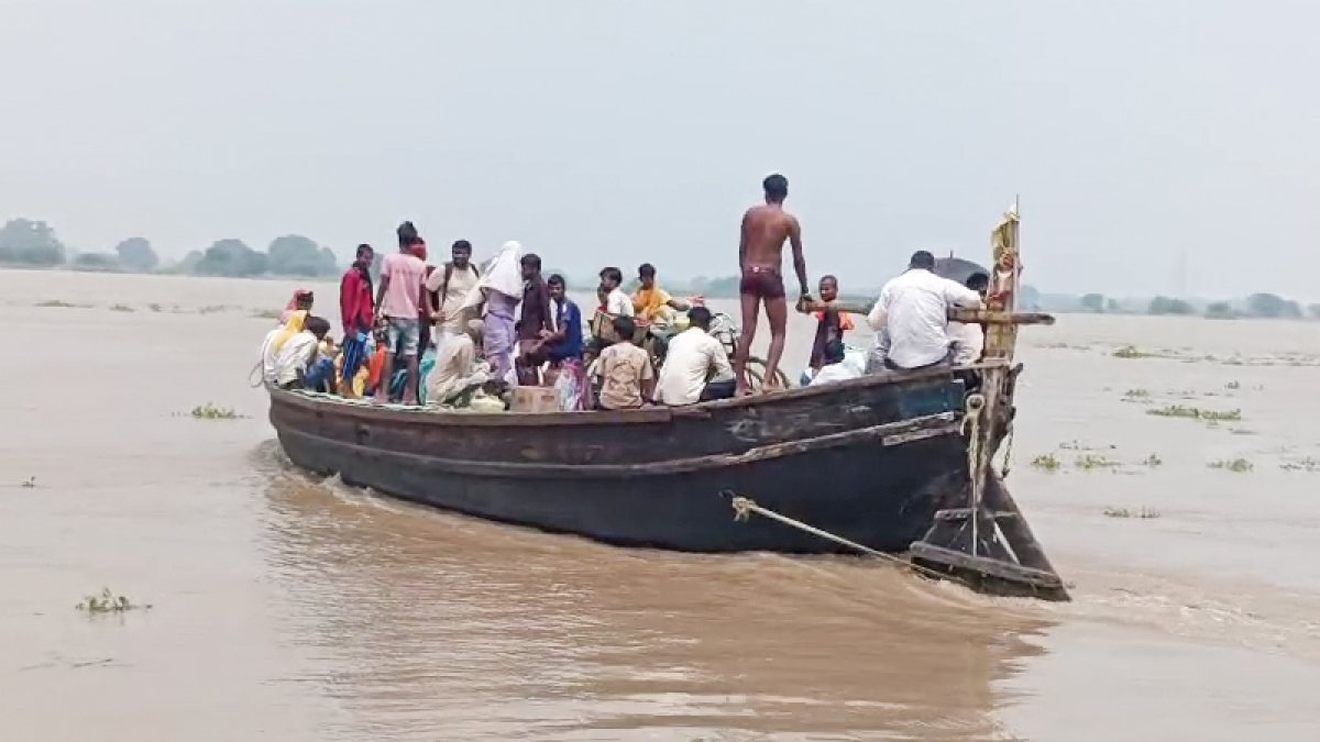 Ganga floodwaters submerge Bhagalpur villages, residents evacuate
