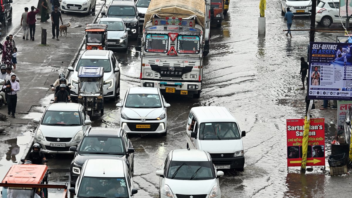 Waterlogged road causes traffic jam in Ghaziabad