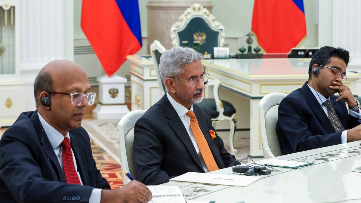 Jaishankar meets Putin at Kremlin in Moscow