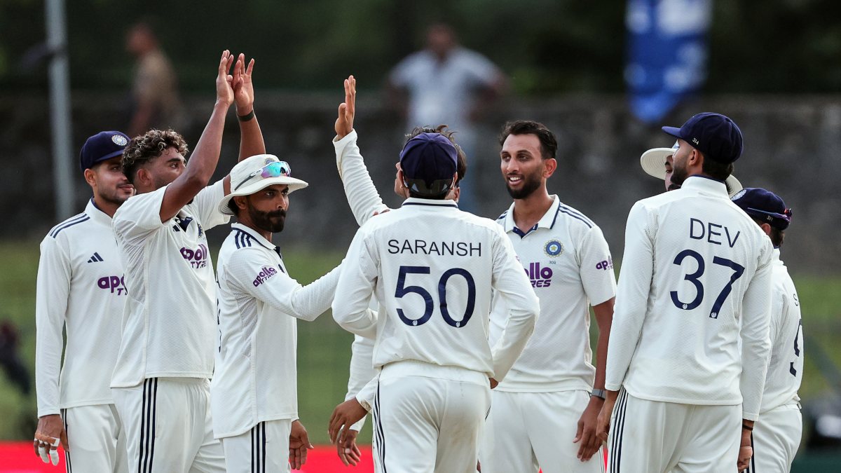 India celebrates wicket on day 2 of second Test in Colombo
