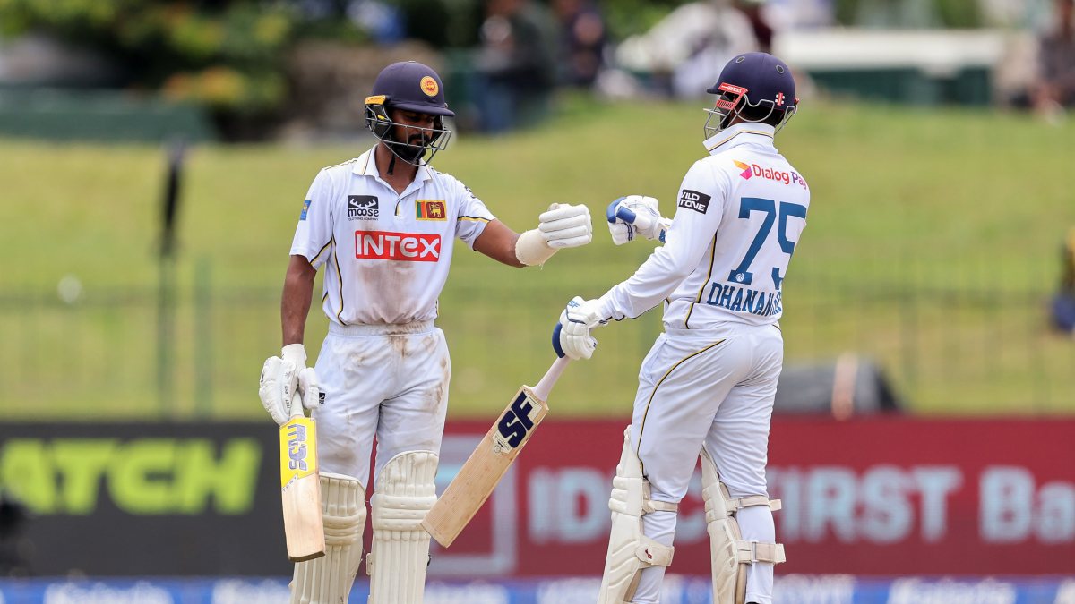 India tightens grip on day three of second Test in Colombo
