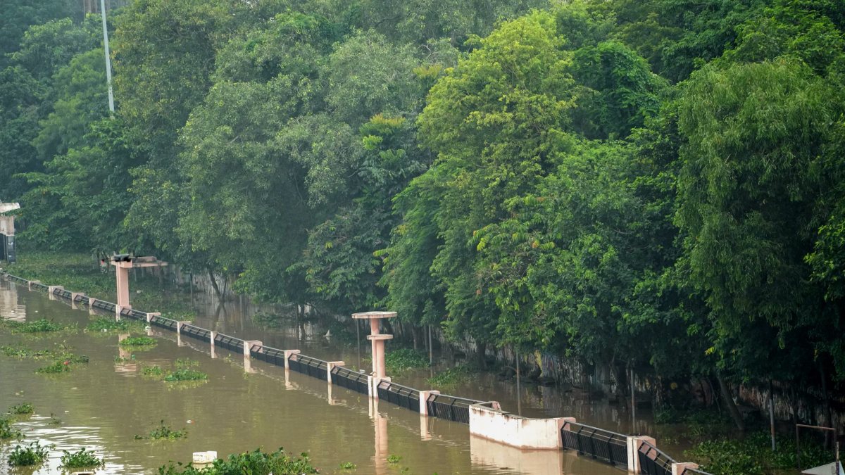 Ganges water level rises, flood-like situation in Patna