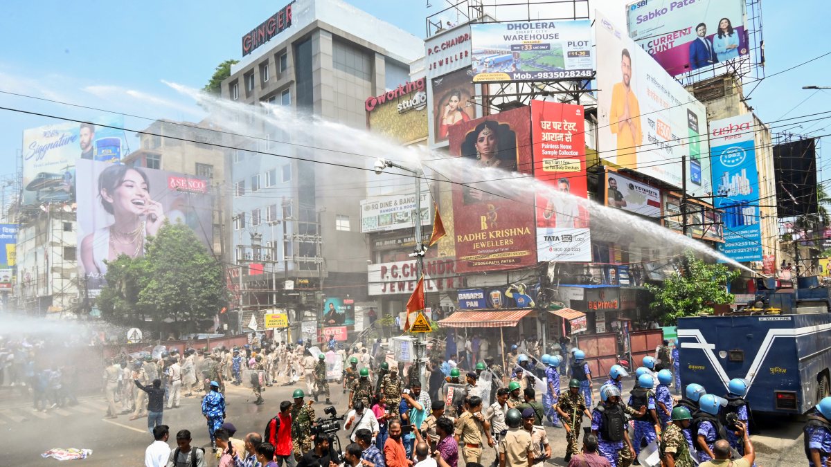 Patna police use water cannons on students protesting BPSC exam