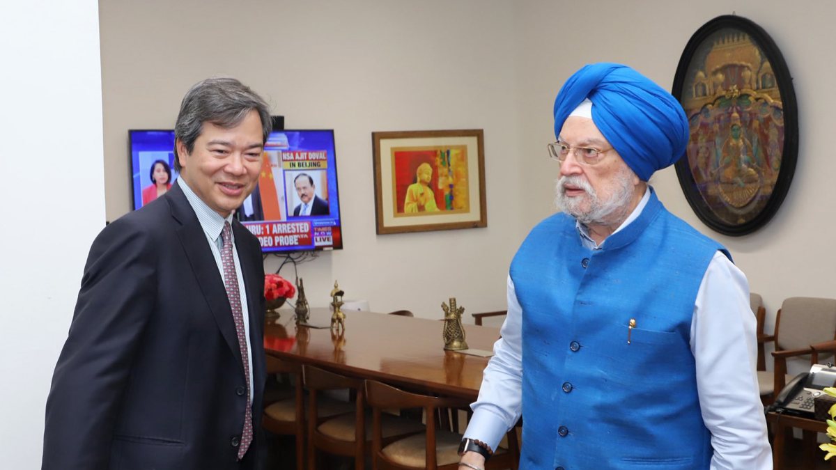 Puri meets Bain & Company chairman in New Delhi