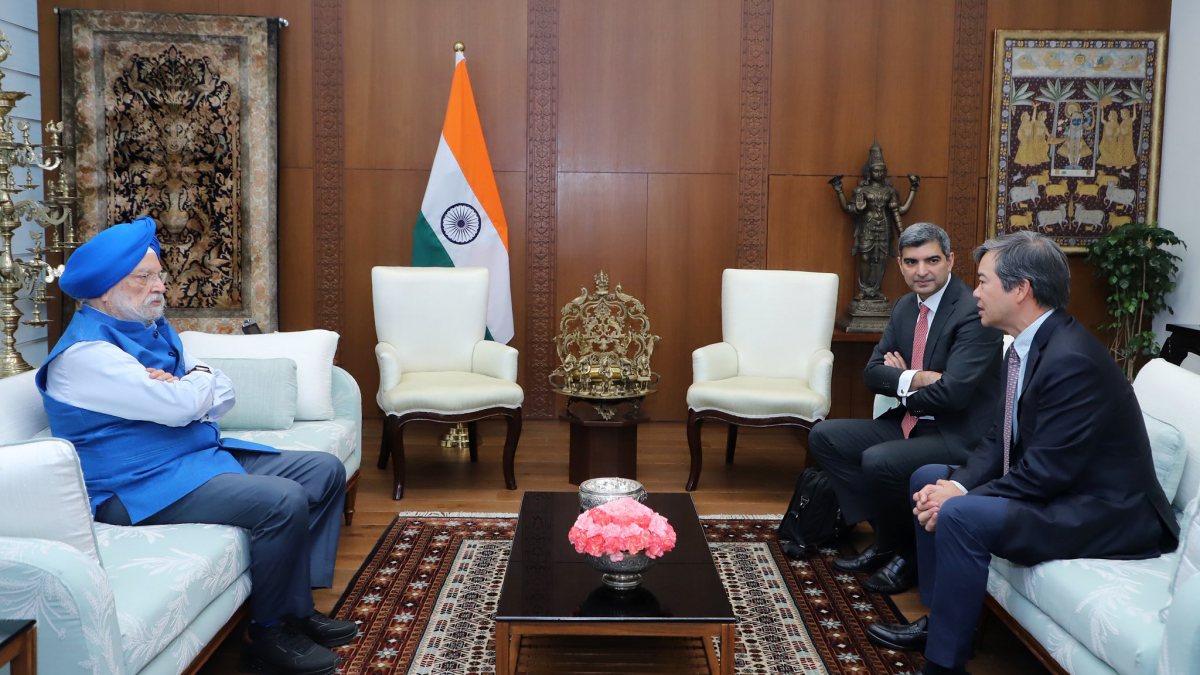 Puri meets Bain & Company chairman in New Delhi