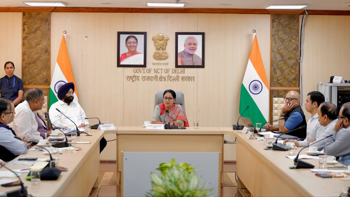 Delhi CM meets Nirman Udyog Bachao Morcha delegation