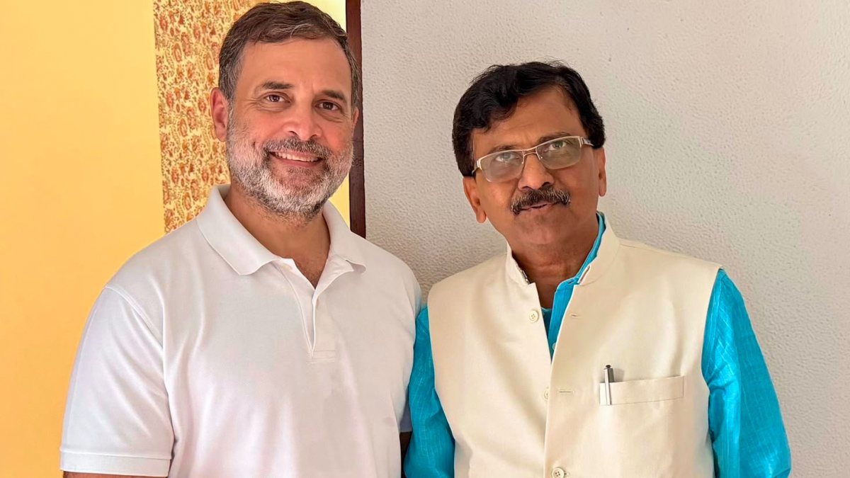Raut meets Rahul Gandhi in New Delhi