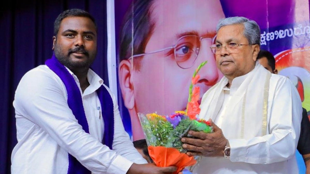 Siddaramaiah felicitated at internal reservation seminar in Bengaluru