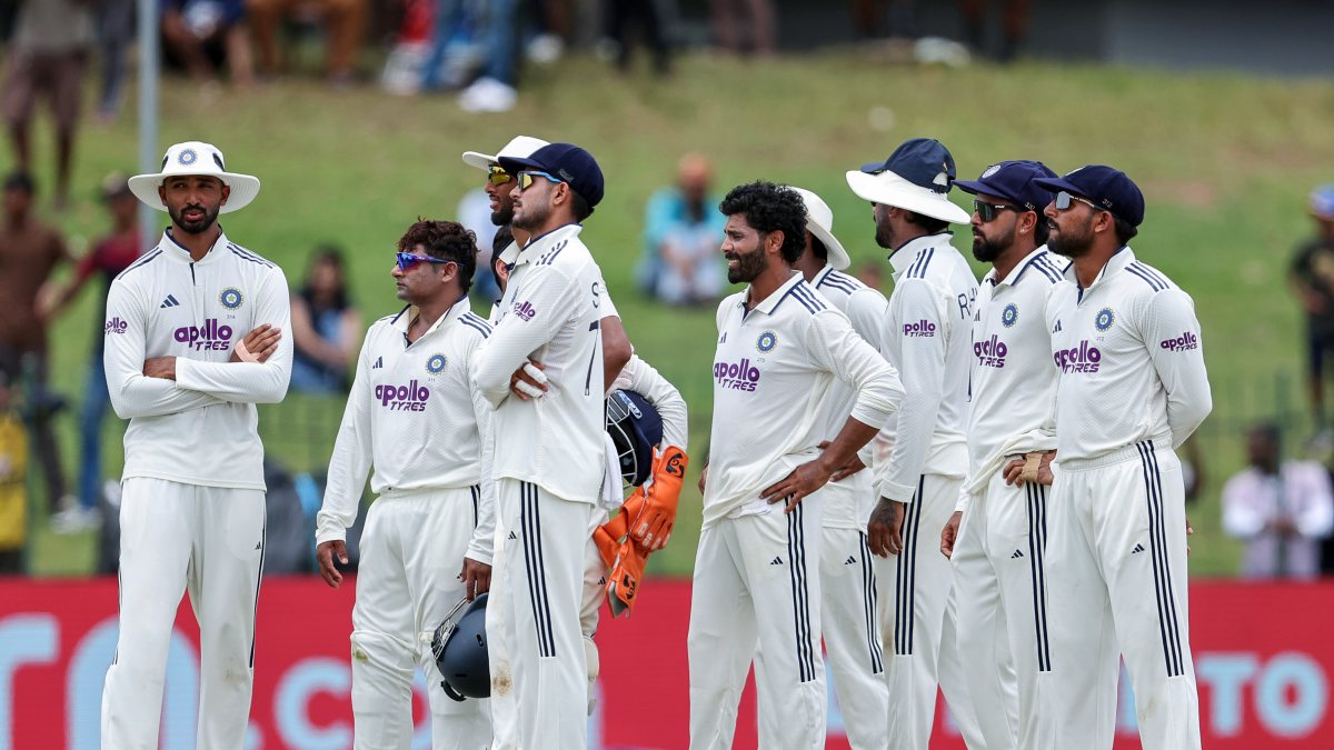 India's Jadeja celebrates wicket on day 4 of 2nd Test in Colombo