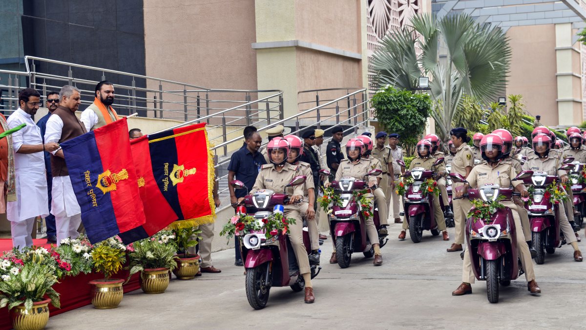 Bihar CM flags off 4700 scooters for Police Didi brigade