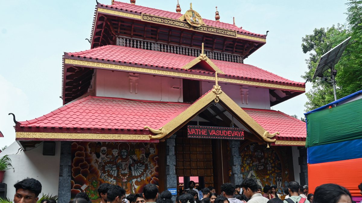 Onam celebrations draw devotees to Delhi temple