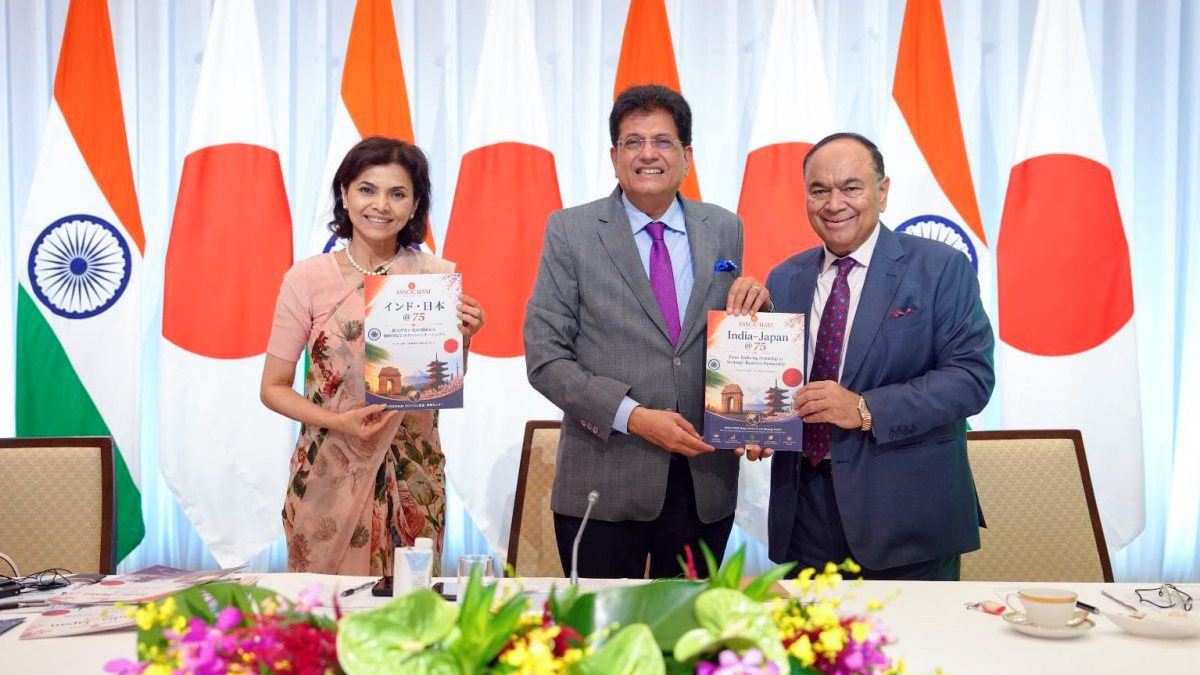 Goyal meets Indian, Japanese startups in Tokyo for collaboration