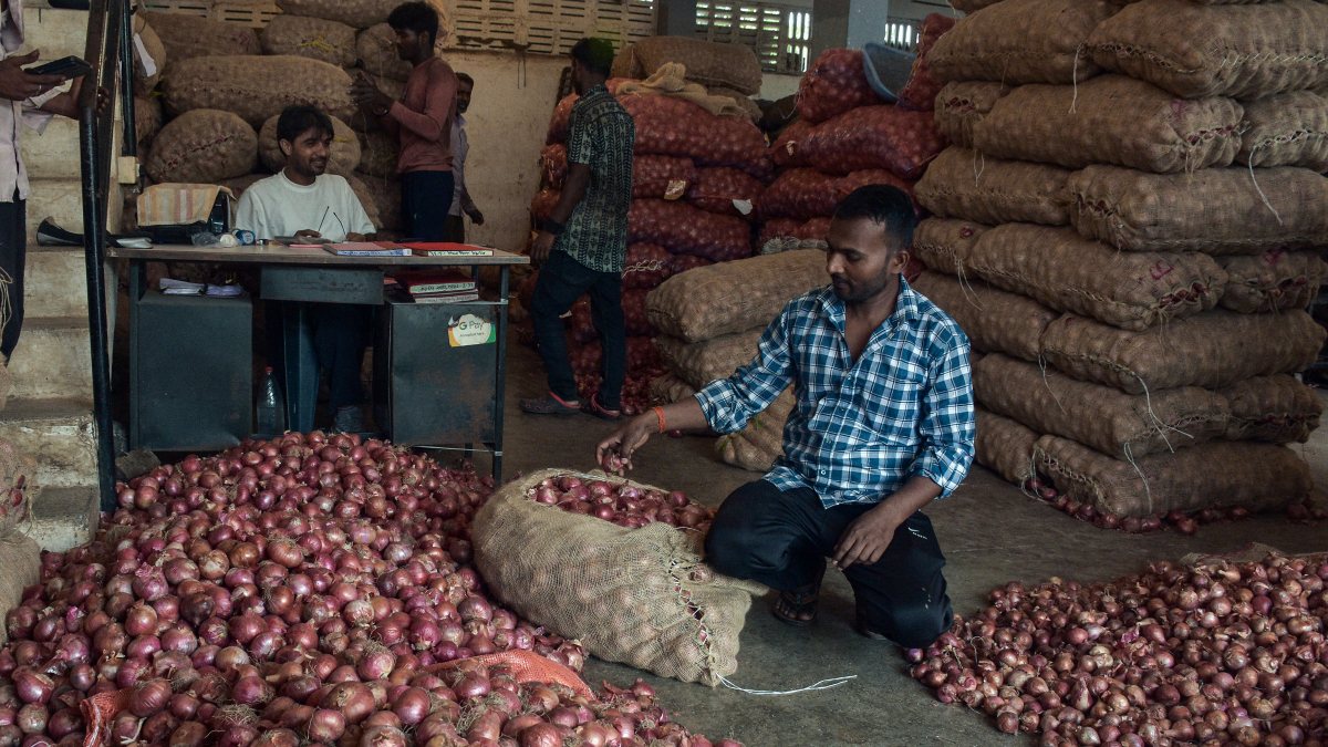 Onion prices soar to Rs 50 per kg in Surat market