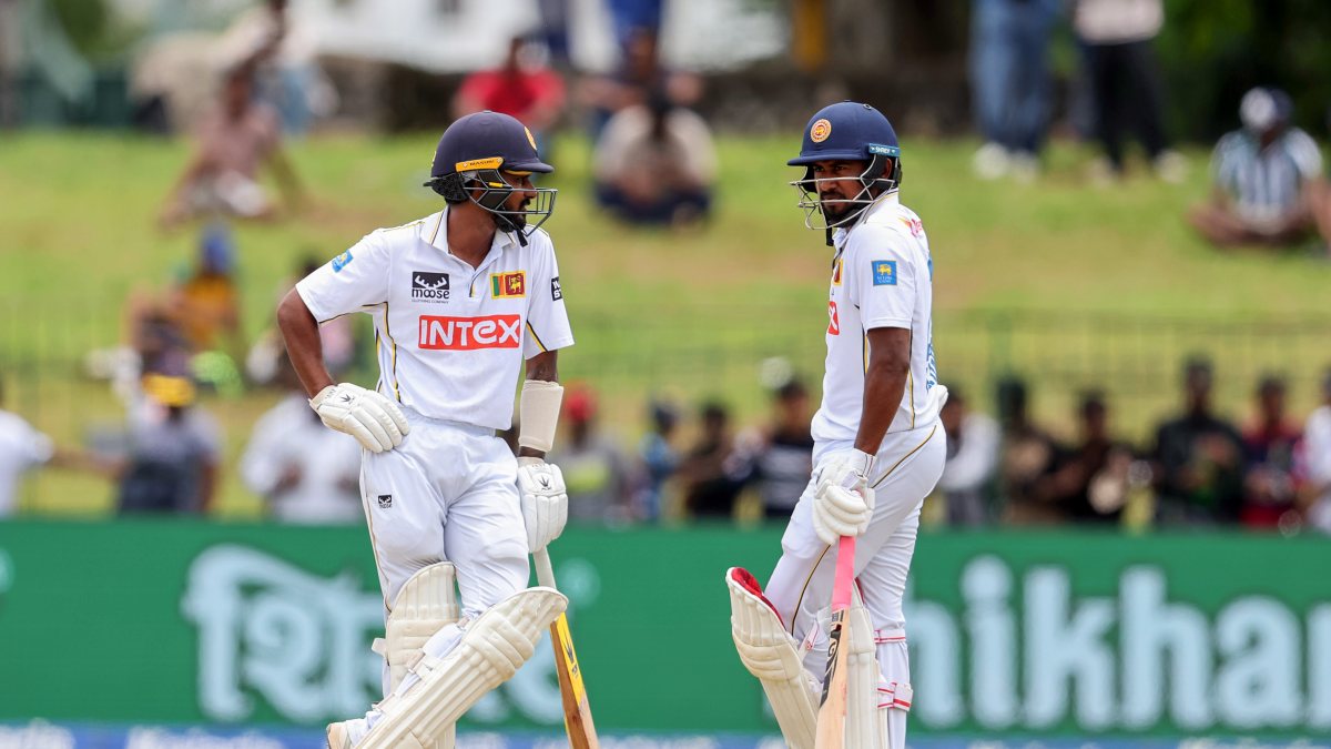 Sri Lanka's Sooriyabandara, Mendis shine on day 4 in Colombo test