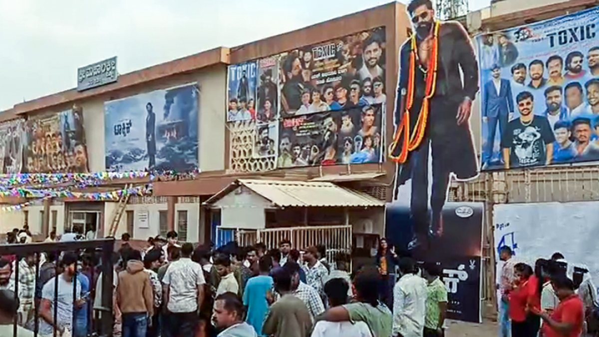 Fans throng theatre for Yash's Toxic in Shivamogga