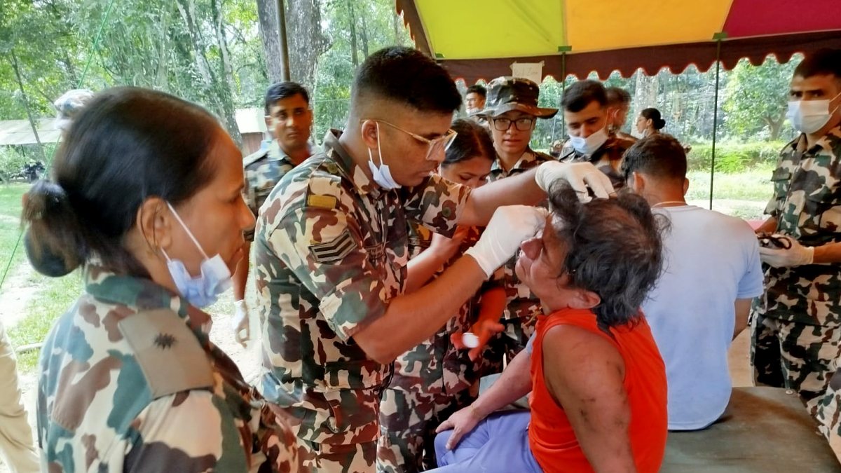 Nepal Army aids flood victims after Bhotekoshi River outburst