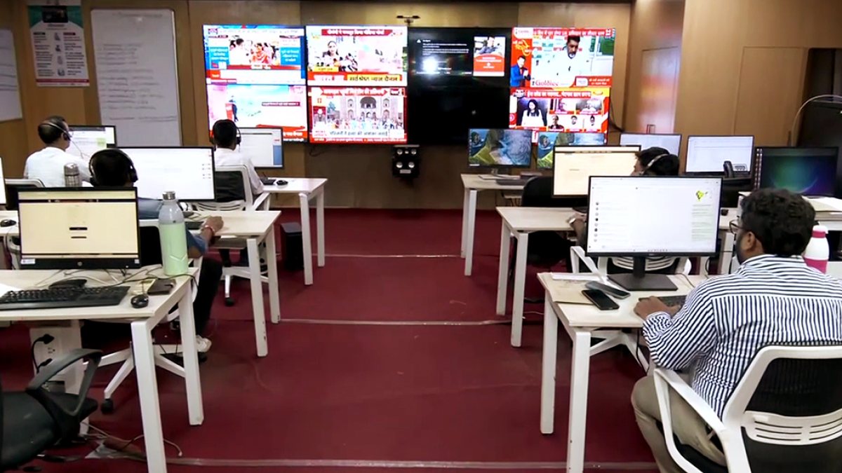 UP control room works round the clock to rescue citizens stranded in Nepal