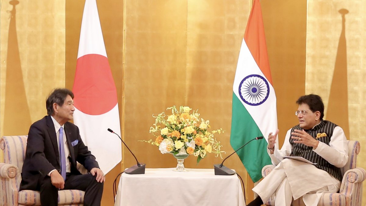 Goyal meets Mizuno chief in Osaka to boost trade ties