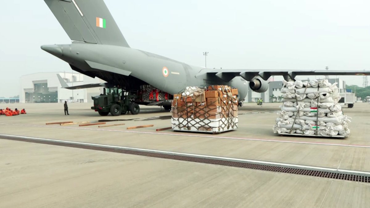 IAF second C-17 flight carries relief material for Nepal