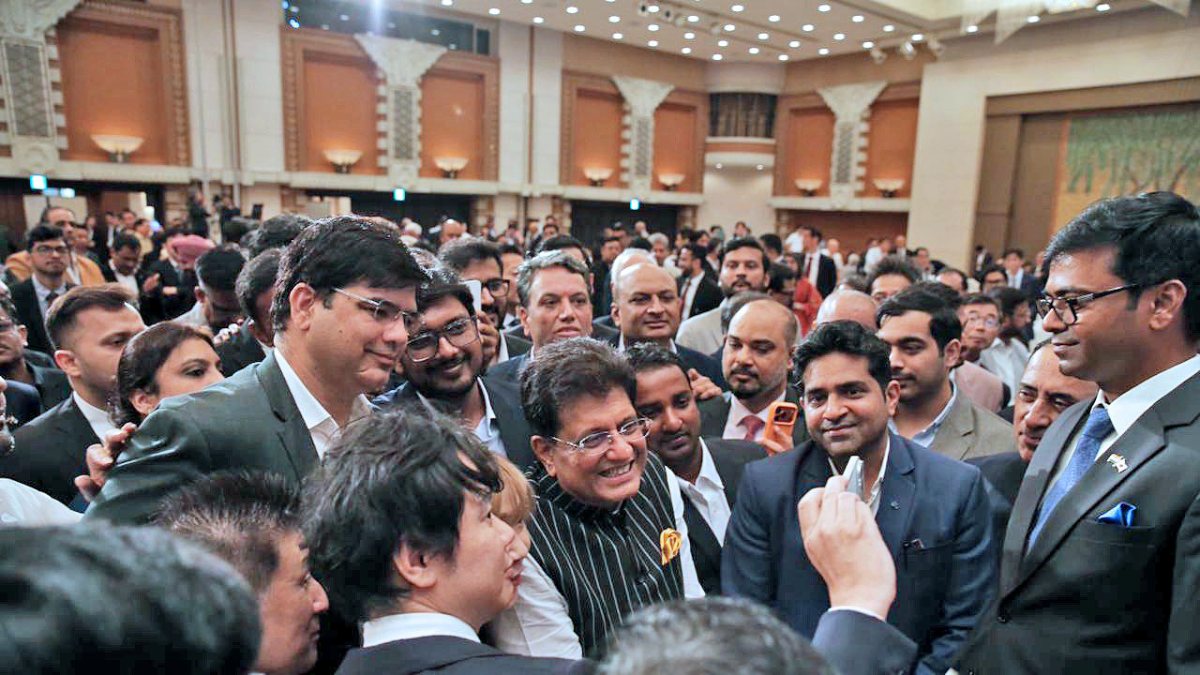 Goyal meets dignitaries at Osaka investors roadshow
