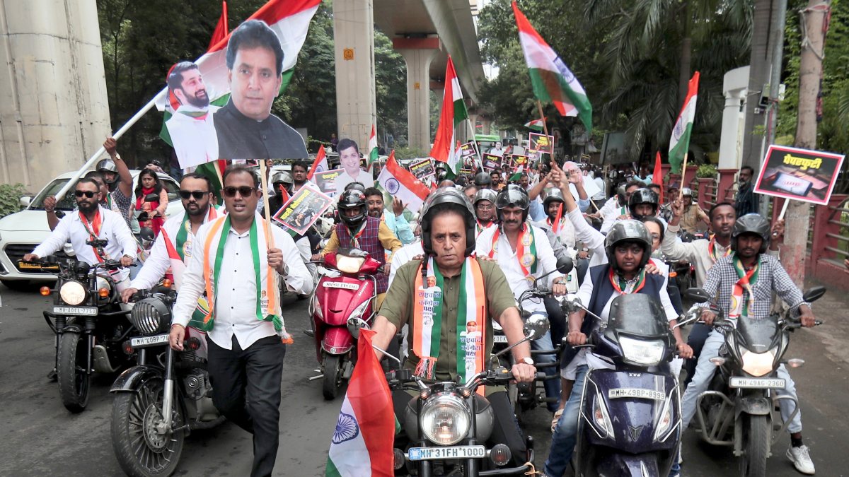 NCP workers join Tiranga Motorcycle Morcha in Nagpur