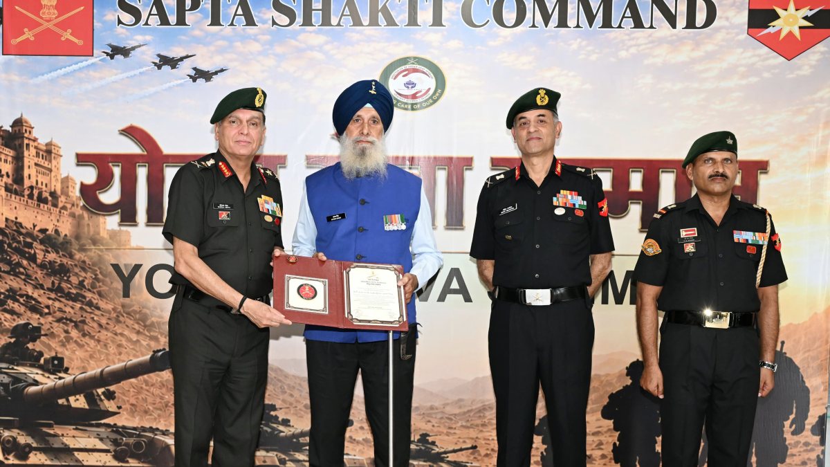 Army chief honours veteran with Yoddha Seva Samman in Jaipur