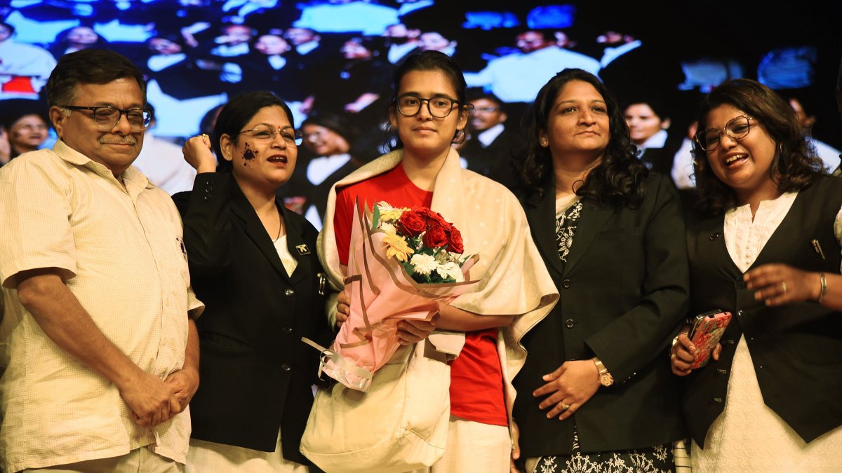 AISA president Neha Bora felicitated at Nagpur event