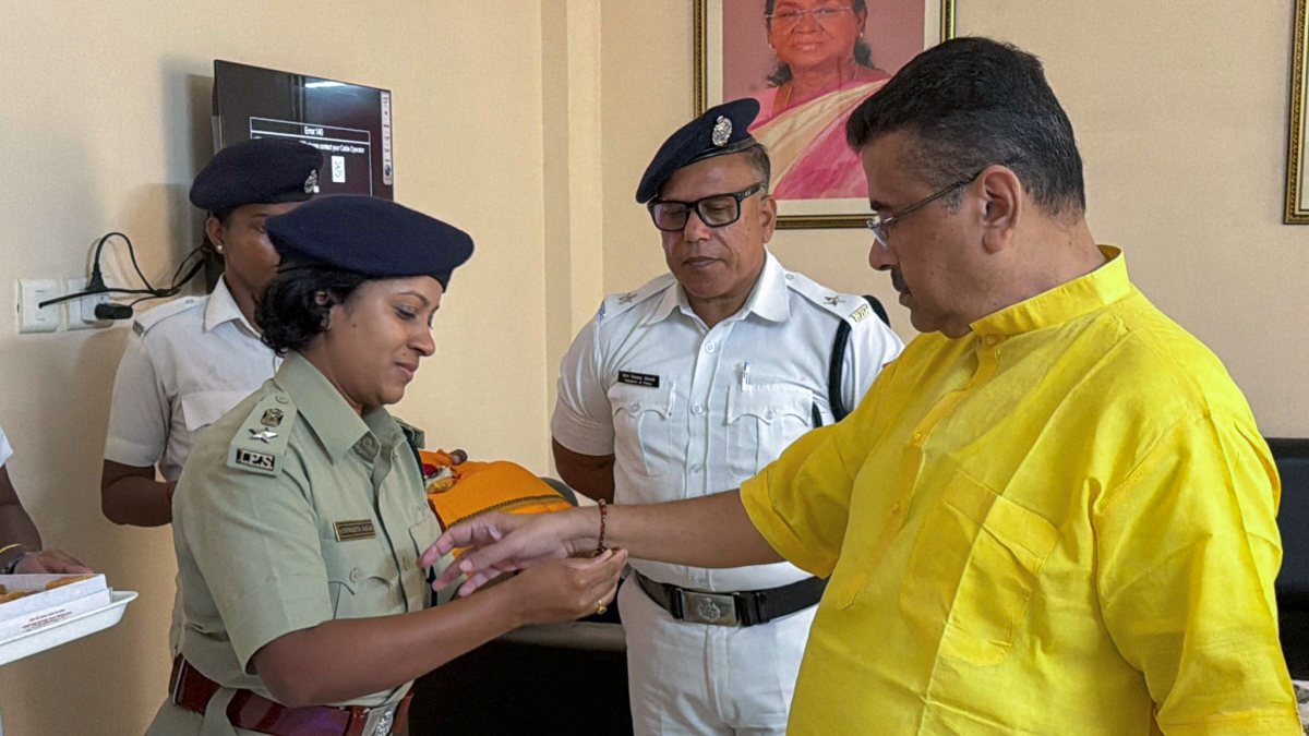 Kolkata police officer ties Rakhi to Suvendu Adhikari