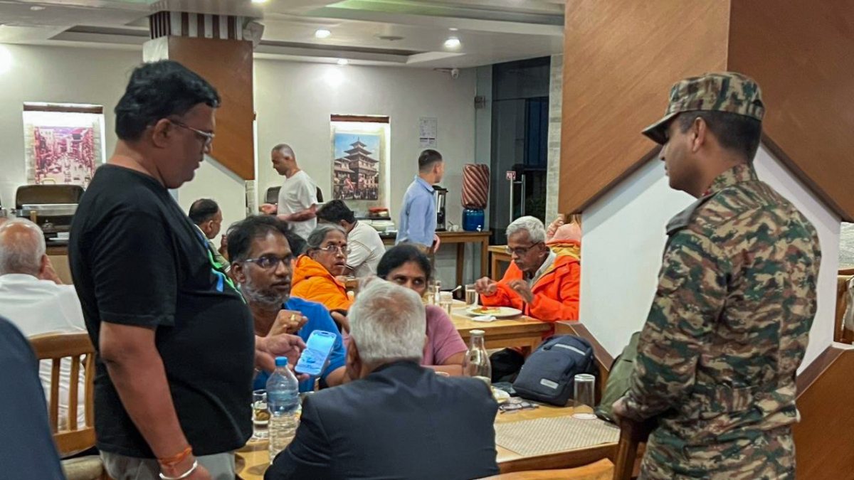 Indian envoy meets Tamil Nadu residents rescued from Nepal floods