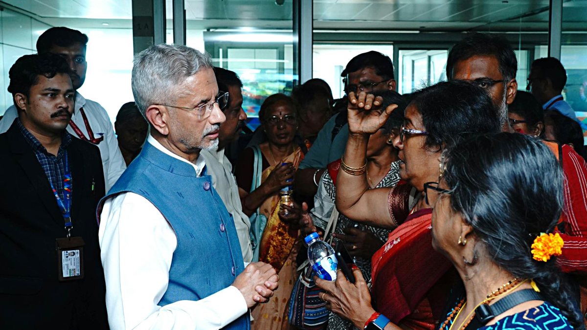 Jaishankar meets 21 Indians rescued from Nepal floods