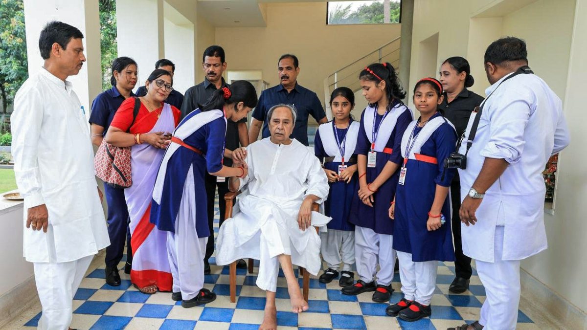 Odisha LoP Naveen Patnaik receives Rakhi from student