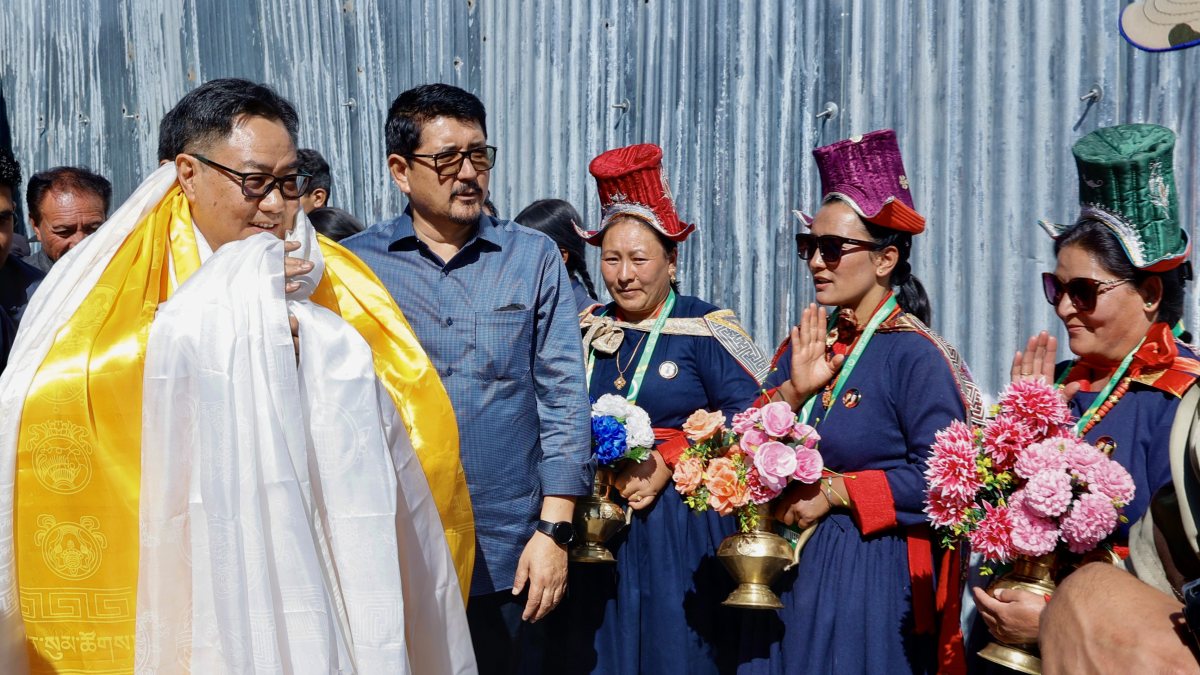 Kiren Rijiju receives warm welcome in Leh