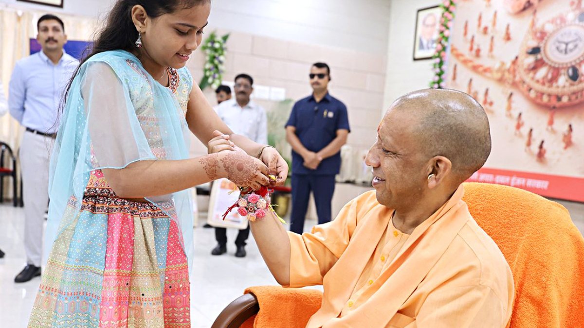 Yogi Adityanath receives Rakhi from girl in Lucknow