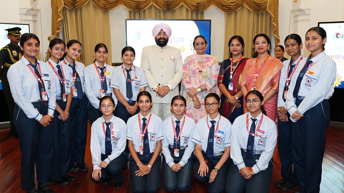 Governor celebrates Raksha Bandhan with students in Dehradun