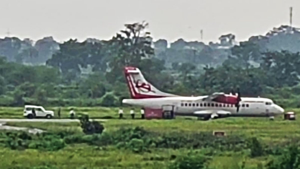 Alliance Air flight tyre burst at Bilaspur, all safe