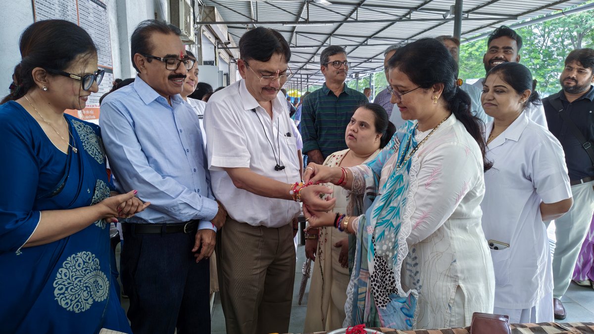 BJP MLA ties Rakhi to staffer on Raksha Bandhan in Surat