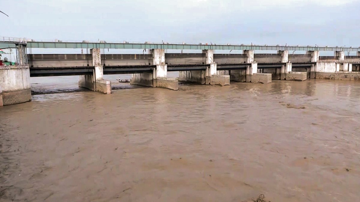 Gandak Barrage water level fluctuates amid Nepal floods
